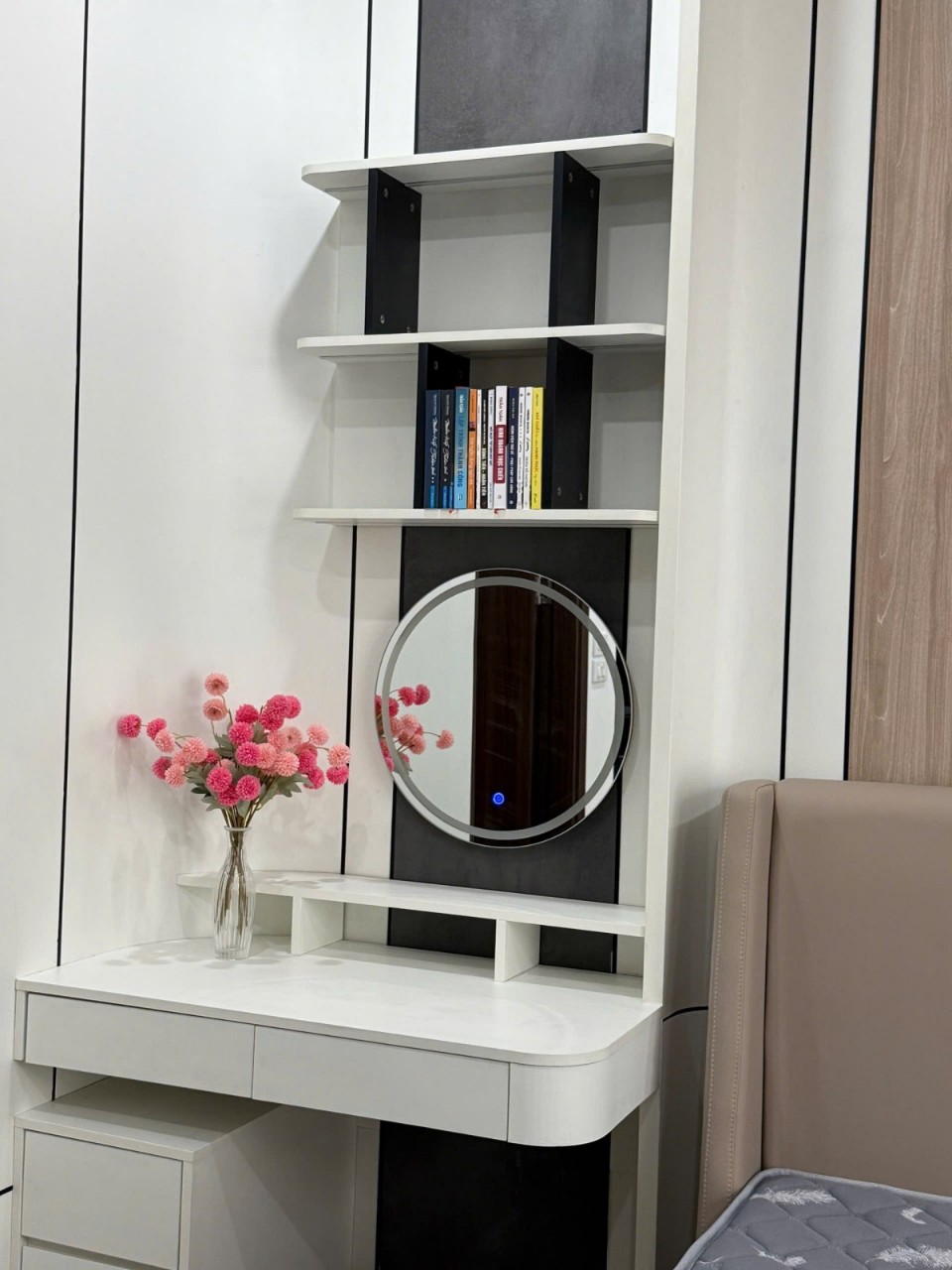  BÁN NHÀ NGỌC THỤY LONG BIÊN - NỘI THẤT XỊN - Ở NGAY - TRUNG TÂM CHỢ NGỌC THỤY ????

???? Diện tích: 47m² x 5 tầng
???? Giá: Hơn 7 tỷ (Có thương lượng) 