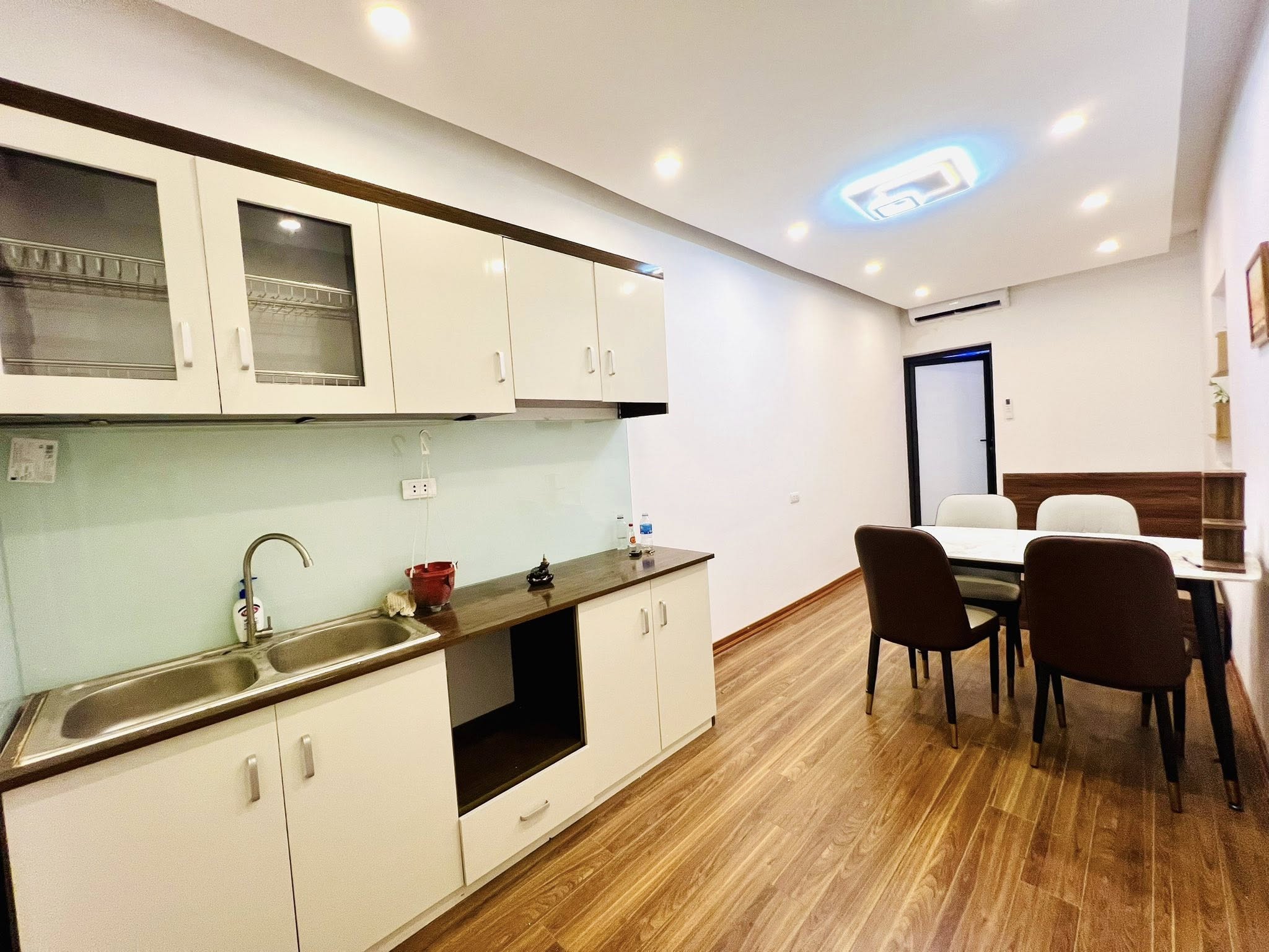  HIẾM !!! CHỈ 1.x TỶ - CĂN HỘ TẬP THỂ PHỐ 8/3, HAI BÀ TRƯNG, 50M2, 2PN FULL NỘI THẤT, VỀ Ở NGAY 