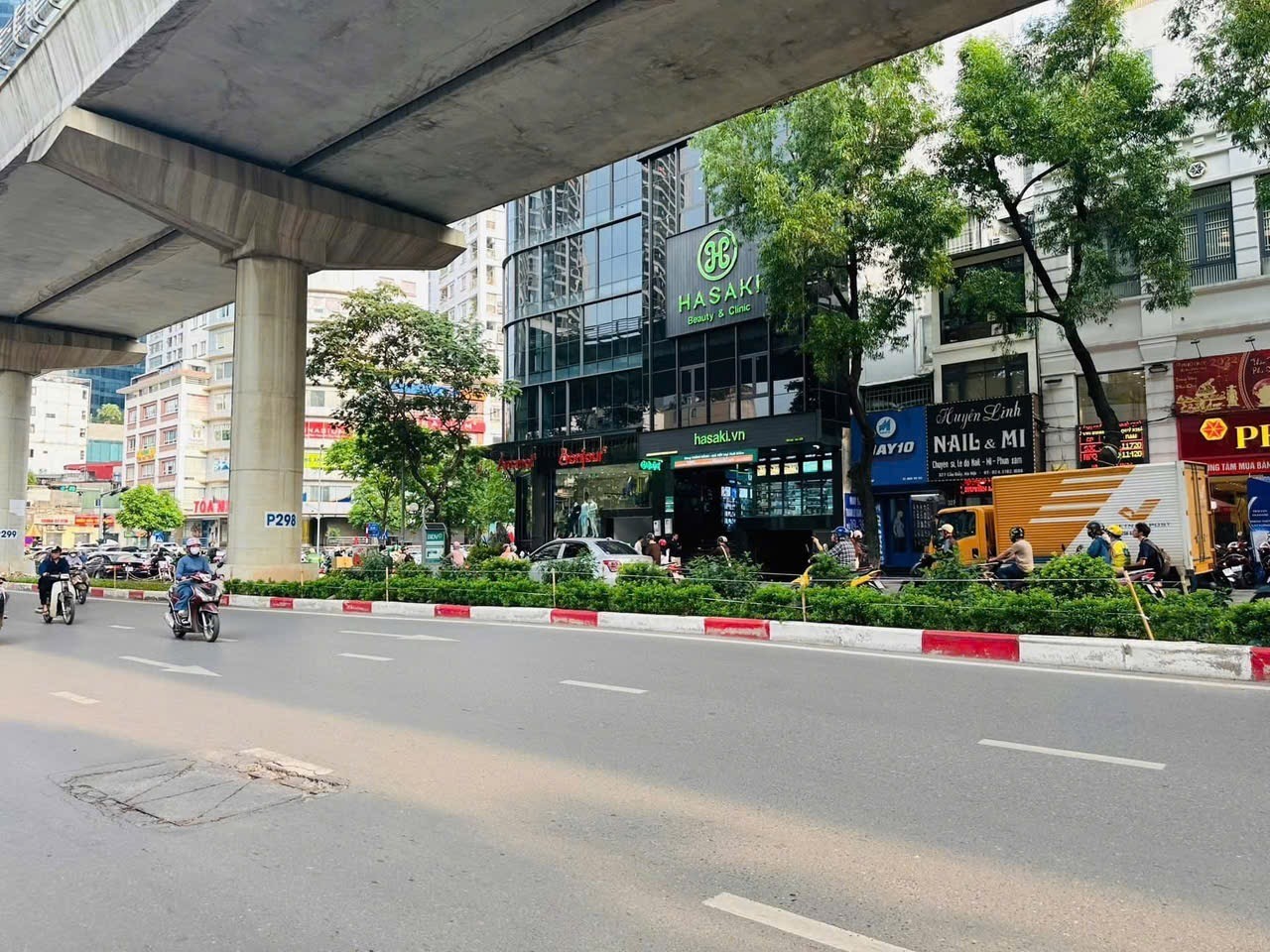  SIÊU PHẨM CHÍNH CHỦ CẦN BÁN NHÀ PHỐ CẦU GIẤY 45 m2 x5 TẦNG NHỈNH 30 TỶ ĐƯỜNG RỘNG 6 LÀN XE ÔTÔ KINH DOANH ĐỈNH VỊ TRÍ ĐẮC ĐỊA 