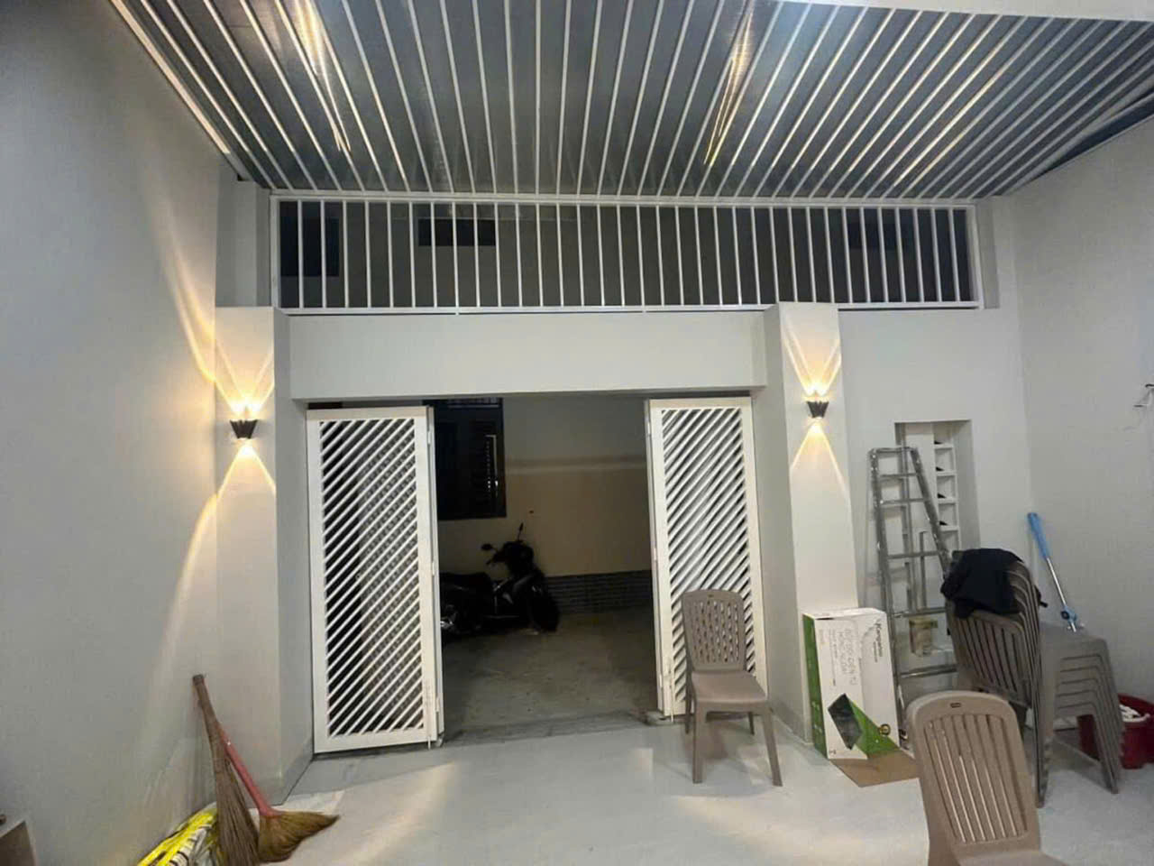  NHÀ mới 2 tầng nội thất đẹp gần trung tâm nha trang thuộc vĩnh châu , vĩnh hiệp , tp nha trang 