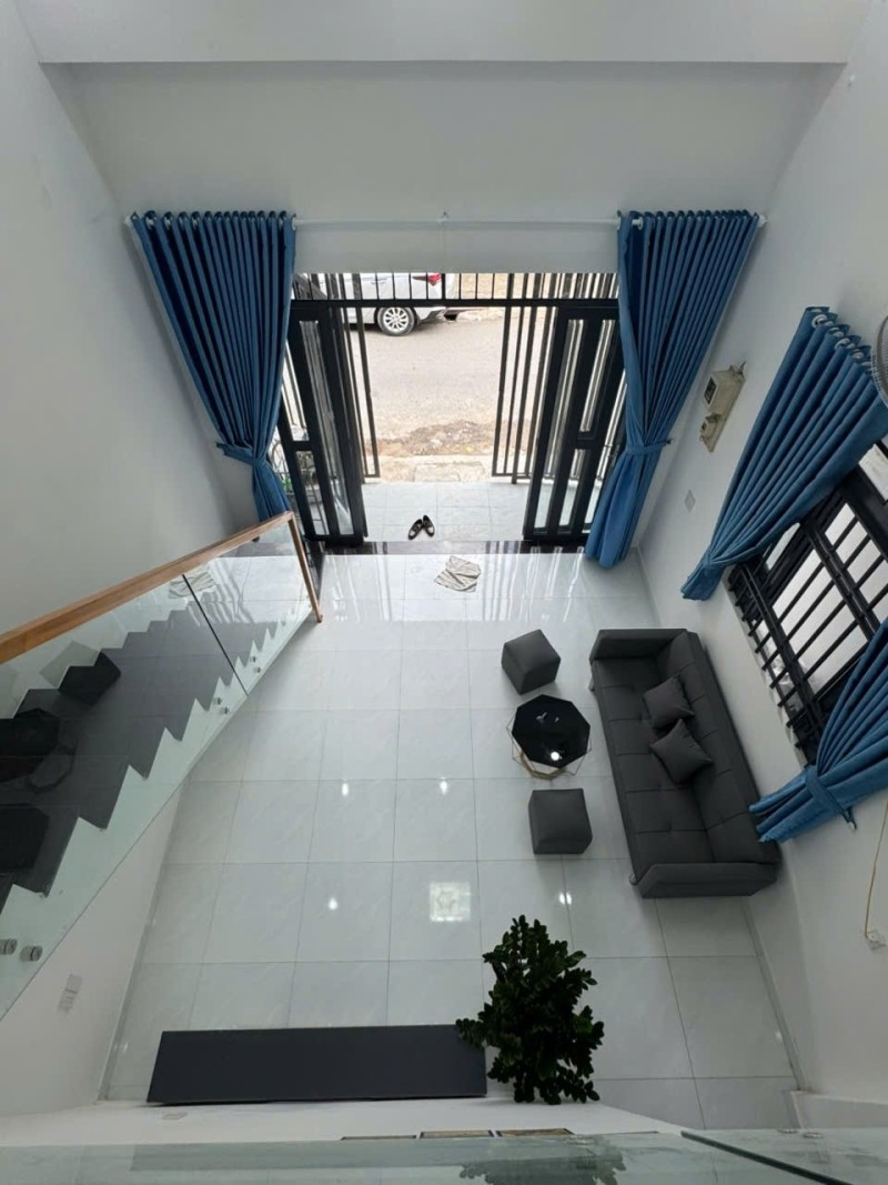  Bán nhà Thủ Đức, Linh Xuân, hẻm Số 8, 52m2, 2 tầng, 3PN, SH, 4.25  tỷ. LH: 0933125879 