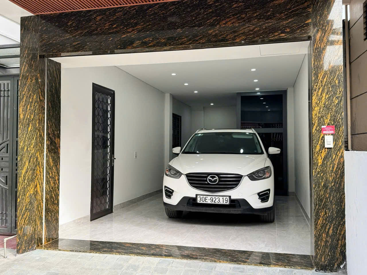  BÁN NHÀ TRẦN QUỐC HOÀN – 40M X 7 TẦNG - PHÂN LÔ - Ô TÔ TRÁNH – 2 MẶT THOÁNG – KINH DOANH – 15.5 TỶ 