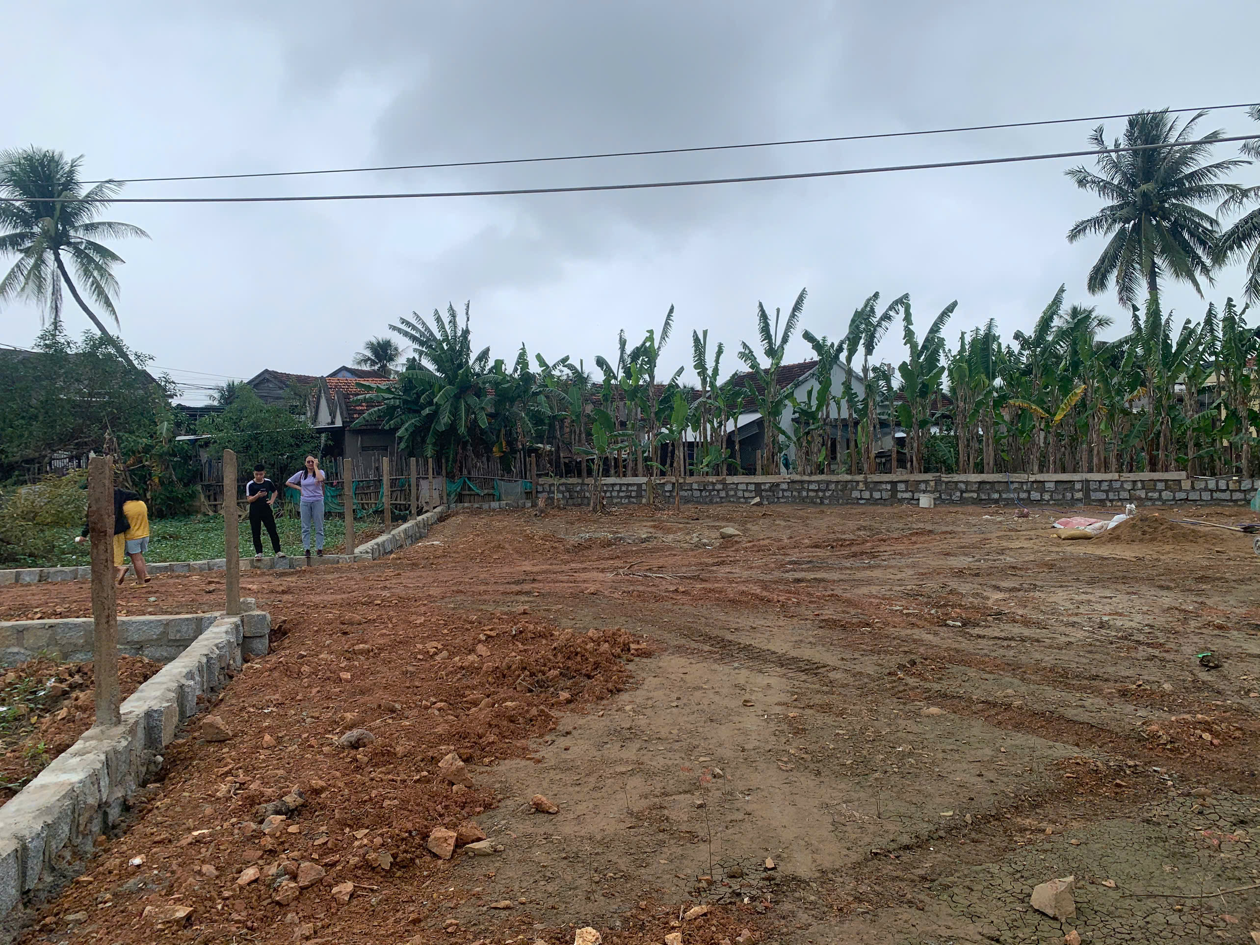  cần bán gấp 400m2 đất full thổ gần khu du lịch Ba Hồ giáp Nha Trang chỉ 1.4tỷ tiết vui lòng liên hệ e Trinh để đi xem nhà 