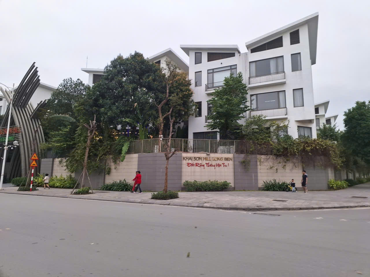  ???? BÁN ĐẤT-NGỌC THỤY - THÔNG SỐ VÀNG – 100M RA KHAI SƠN HILL – KINH DOANH ĐỈNH – GIÁ ĐẦU TƯ
???? Ngọc Thụy – 100m² – Mặt tiền 5m – Giá 18.7 tỷ 