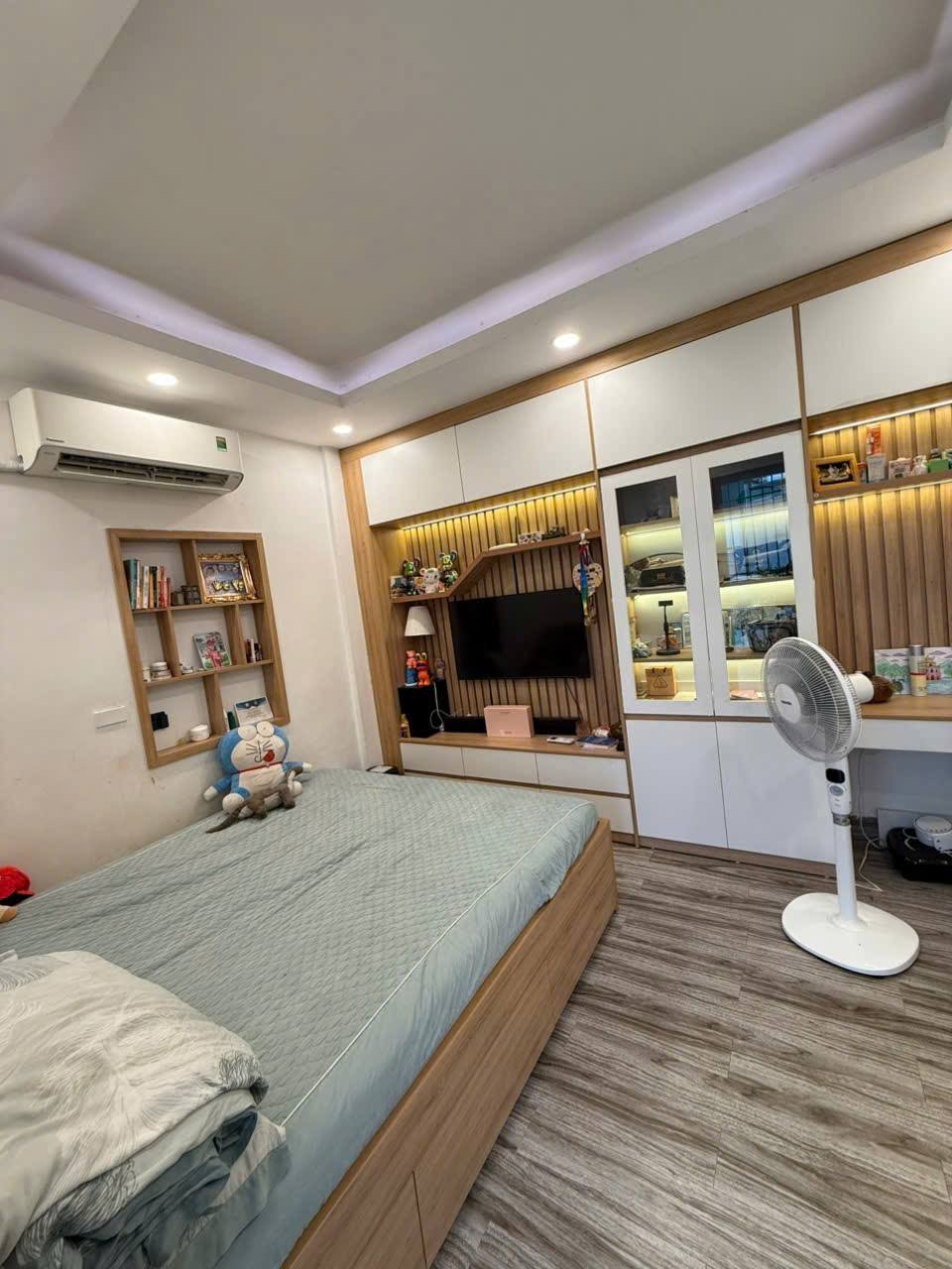  Bán nhà mặt phố Võ Thị Sáu, 21m2, 4 tầng, mặt tiền 5m, 10.6 tỷ, vỉa hè rộng, kinh doanh đỉnh 