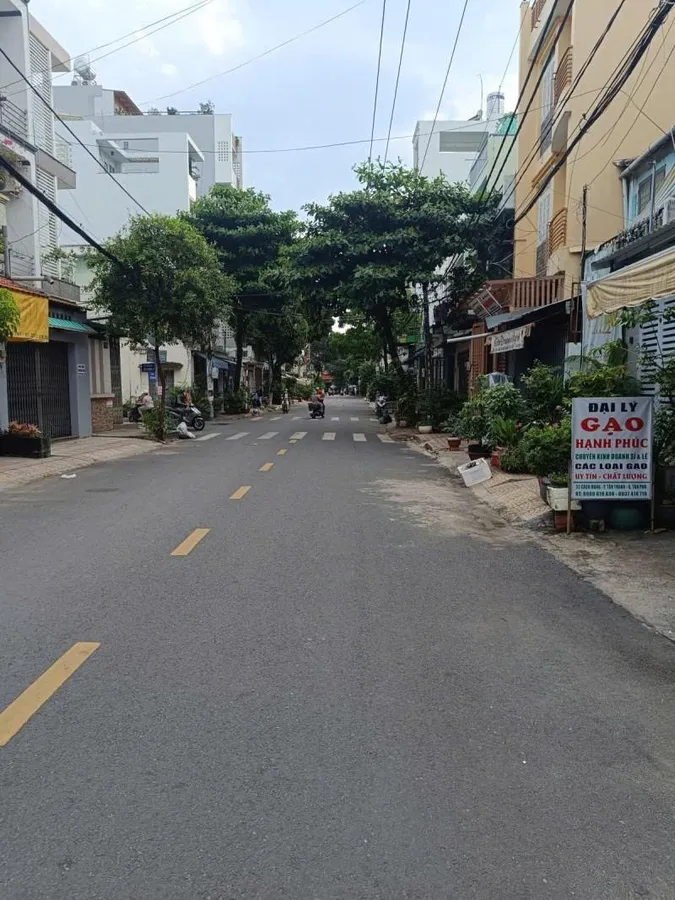  Bán nhà HXT Lũy Bán Bích Tân Phú, 61m2, 3 tầng, gần chợ Tân Phú tiện KD chỉ 10 tỷ. 