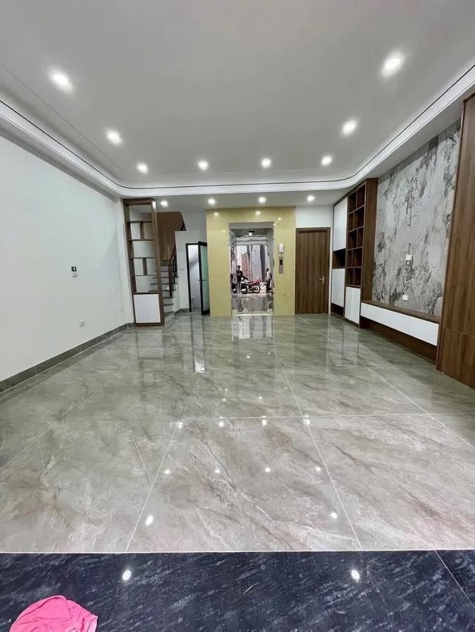  Bán Nhà Phố Trạm 48m2 6T, MT 5.1m, Thang Máy, Ô Tô đỗ Cổng, Full Nội Thất Giá 11 Tỷ 