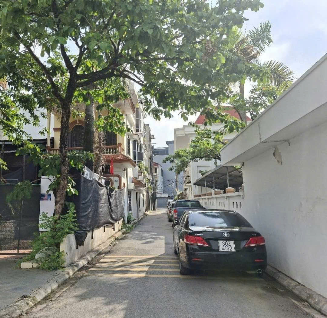  Tôi bán nhà mình phố Giáp Bát, quận Hoàng Mai. 45m × 6 Tầng Gara Ô tô. Lô góc hơn 12 tỷ 