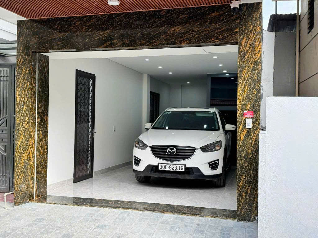  CƠ HỘI! CHÍNH CHỦ BÁN NHÀ Tân Mai, quận Hoàng Mai. 49m × 5 Tầng. Gara Ô tô, SĐCC nở hậu chỉ hơn 12 tỷ 