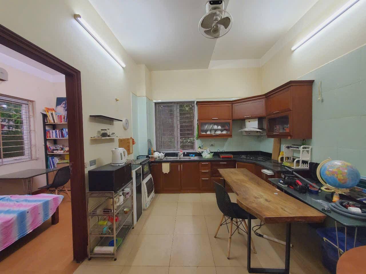  Cho thuê nhà ngõ Phan Đình Giót, Hà Đông 160m2 x 3 tầng, 4 ngủ, 12 Triệu 