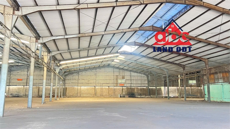  XT Bến Cát, nhà xưởng, kho bãi mặt tiền đường thuận lợi trung chuyển hàng hóa. trống kho 