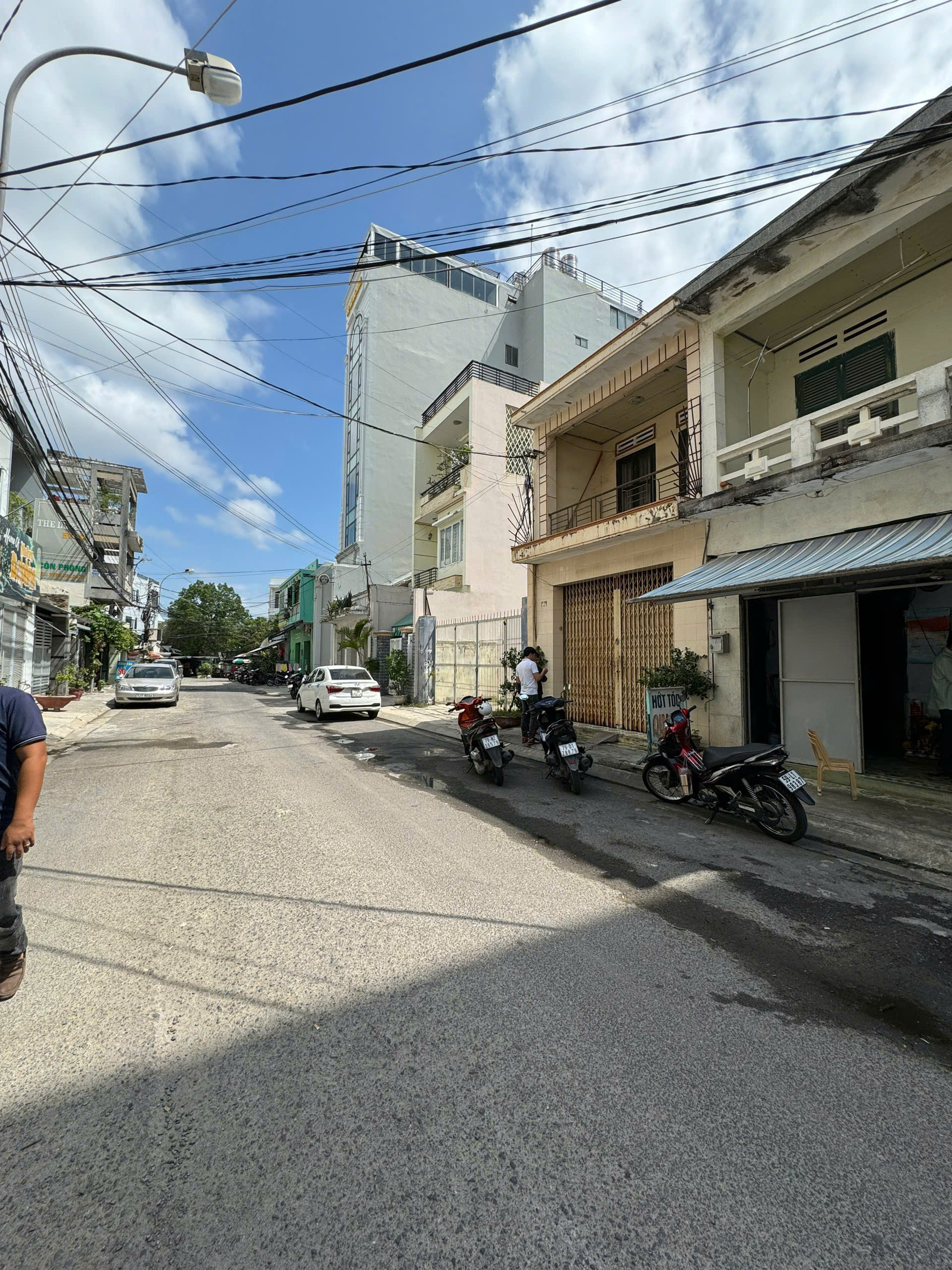  Bán đất mặt tiền đường Phan Đình Phùng,P. Xương Huân
DT: 184m ngang 10m ( thực tế hơn 200m )
Giá bán: 100tr/m2 ~ 18,4Tỷ có Tl
Cách biển chỉ 700m , lh e Trang 