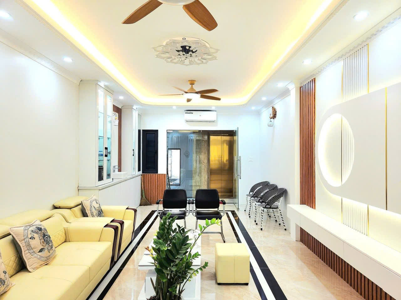  BÁN NHÀ TRẦN CUNG - 50M² X 7 TẦNG THANG MÁY, MẶT TIỀN 4.5M , PHÂN LÔ -  Ô TÔ ĐỖ CỦA  - GIÁ 15.2 TỶ 