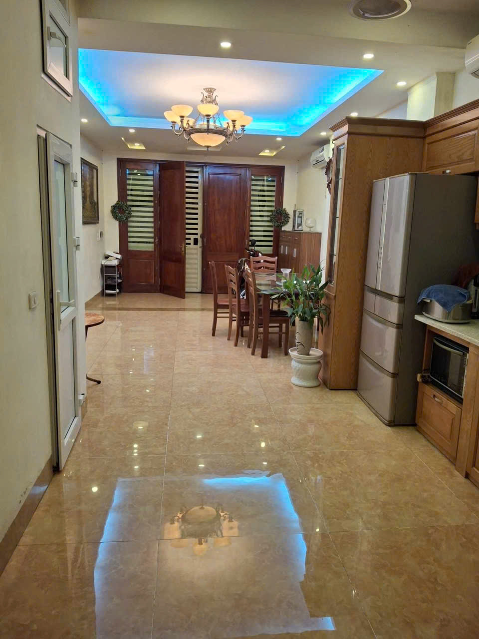  BÁN NHÀ NGỌC THỤY-LONG BIÊN SIÊU PHẨM PHÂN LÔ NGỌC THỤY – Ô TÔ 7 CHỖ ĐỖ CỬA – NHÀ ĐẸP NHƯ MỚI
???? Ngọc Thụy – 50m² x 4T – MT 4.2m – Giá 13 tỷ 