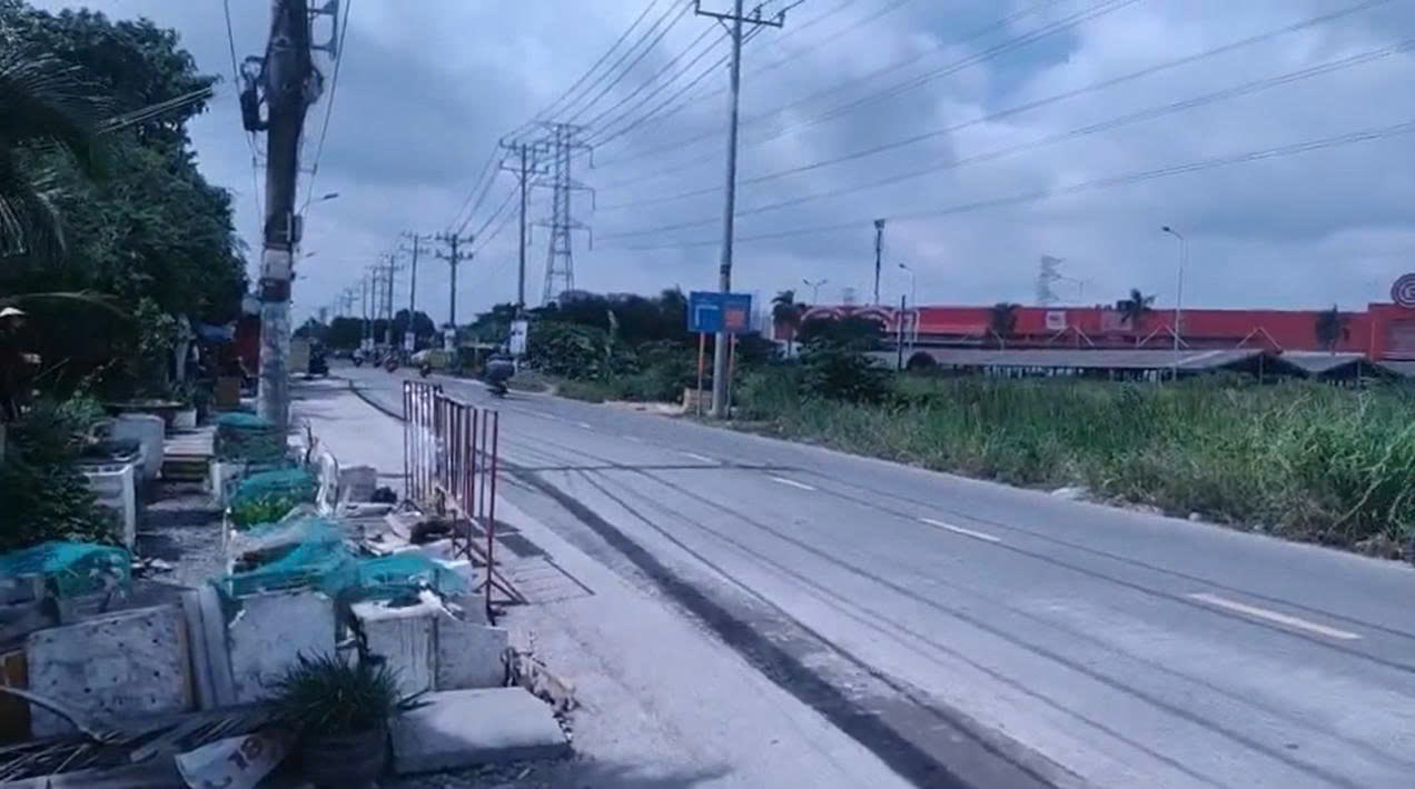  Mặt tiền Hồ Học Lãm, 500m2 có 5 BDS đang cho thuê chỉ 90tr/m 
