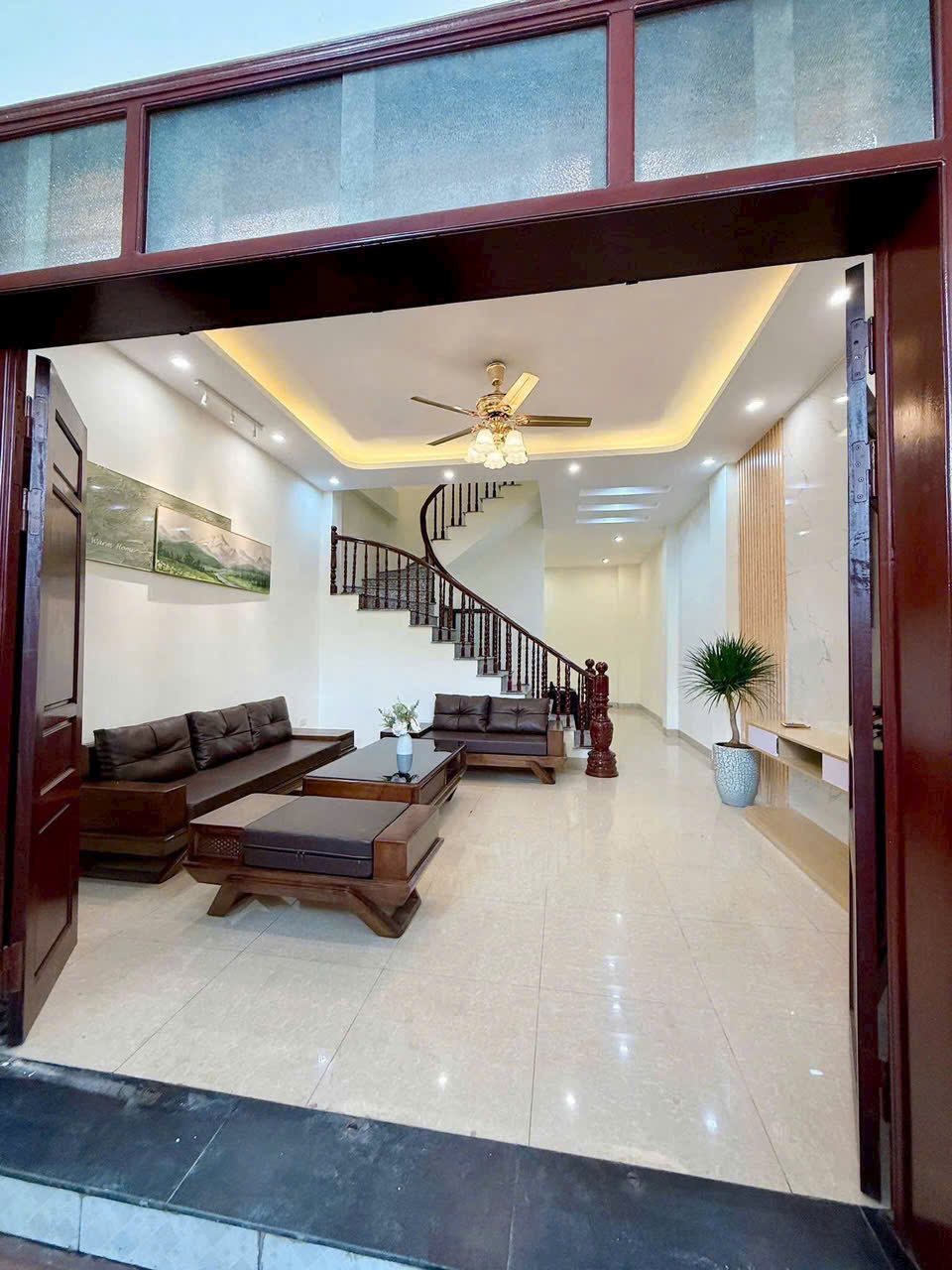  NHÀ ĐẸP DÂN XÂY PHỐ VIỆT HƯNG - 3 NGỦ FULL NỘI THẤT - Ô TÔ ĐỖ CỔNG - AN SINH ĐỈNH 