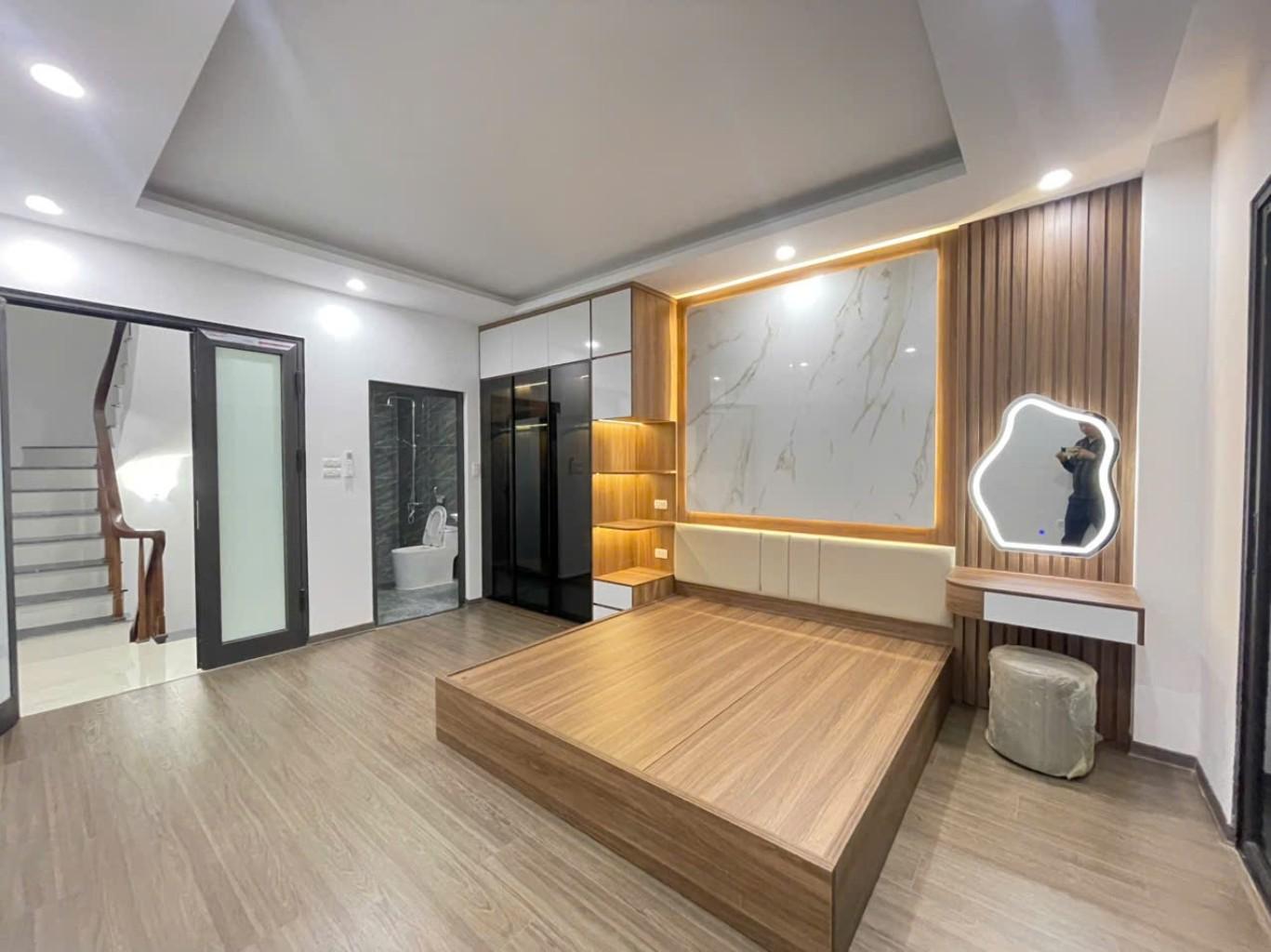  Bán nhà Bùi Xương Trạch- Ngõ 3 gác thông- Nhà đẹp ở ngay- Lô góc- 40m2 