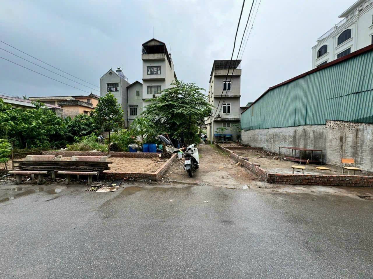  Bán nhà dòng tiền hơn tỷ năm, phân lô oto tránh kinh doanh, giá hơn 20 tỷ. 