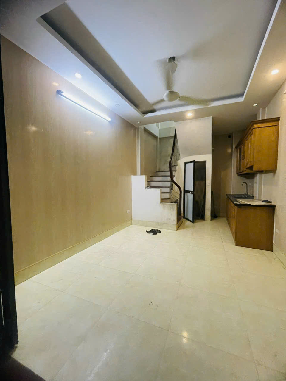  Nhà Đẹp Ngõ Văn Chương - Gần Ô Tô - 4 Tầng Sổ Nở Hậu 