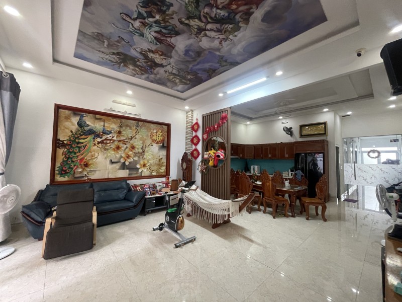 Bán nhà trong ngõ Tỉnh lộ 43, Tam Bình, Thủ Đức. DT 168m2, 2 tầng, 3PN. Sổ hồng. Giá 8.35 tỷ. LH: 0933125879 