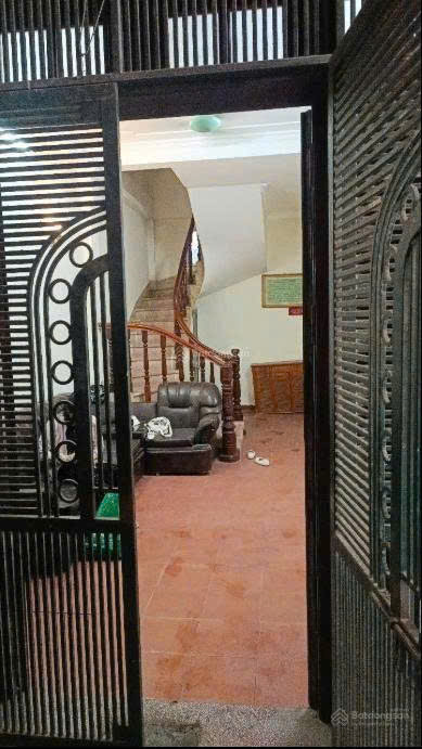  Cho thuê nhà ngõ Minh Khai, 5 tầng x 36m2, 2 ngủ, 3 vệ sinh, 8 Triệu 