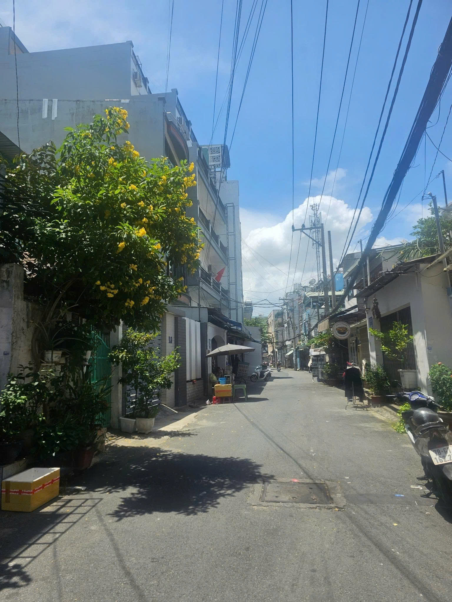  Bán nhà HXH 7m đường Vườn Lài gần Lũy Bán Bích, 6x21m, 2 tầng, 3PN, giá 13,9 tỷ. 