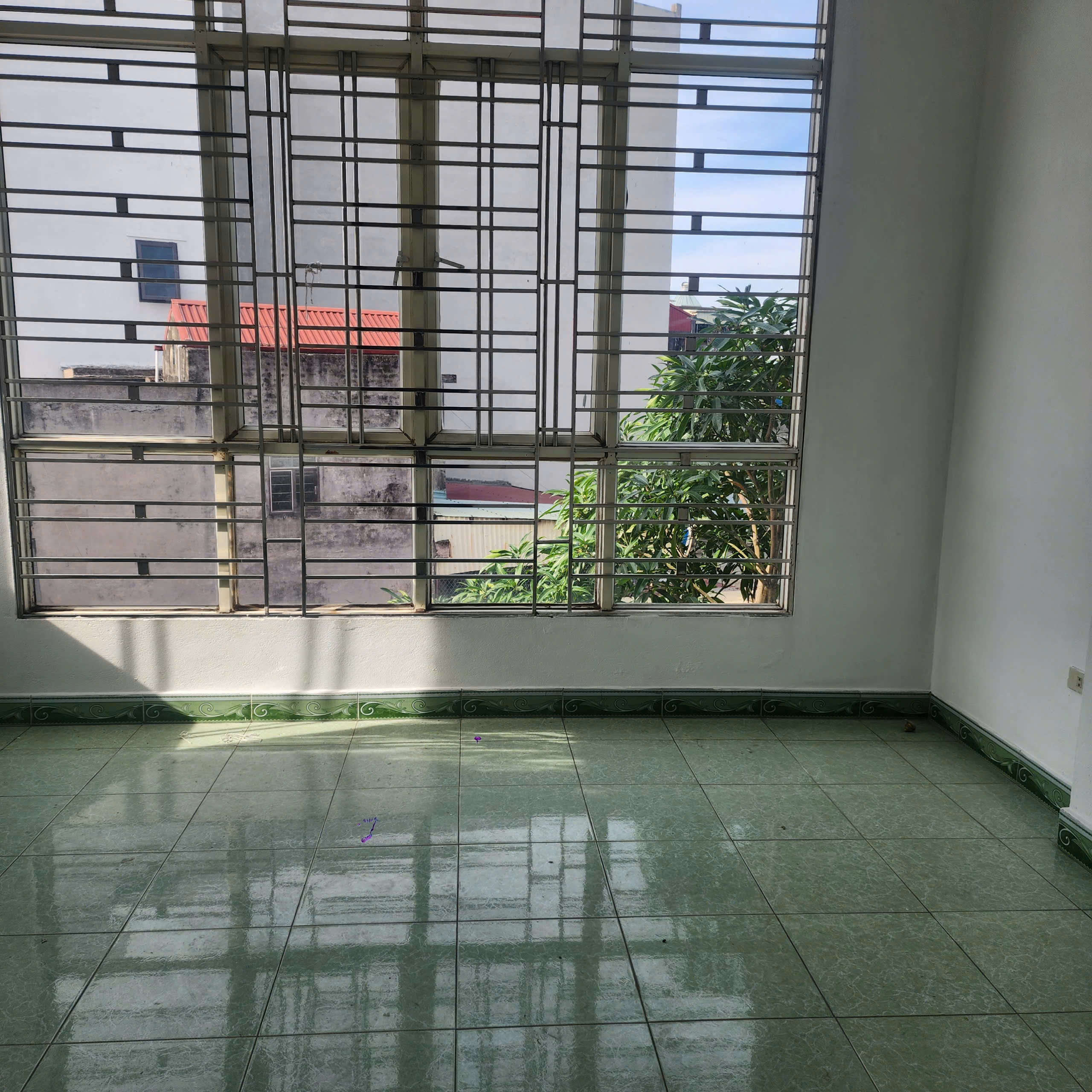  BÁN NHÀ 3 TẦNG LÔ GÓC – ĐẸP XUẤT SẮC TẠI  TP. THÁI BÌNH, DT 130m2 GIÁ CHỈ NHỈNH 4 TỶ. 