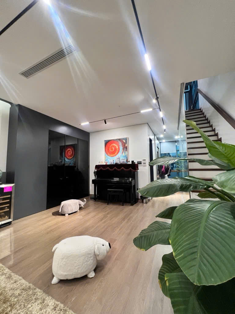  Chỉ 195 triệu/m² – Sở hữu ngay căn nhà rộng 90m², 5 tầng thang máy, sát Hồ Tây 