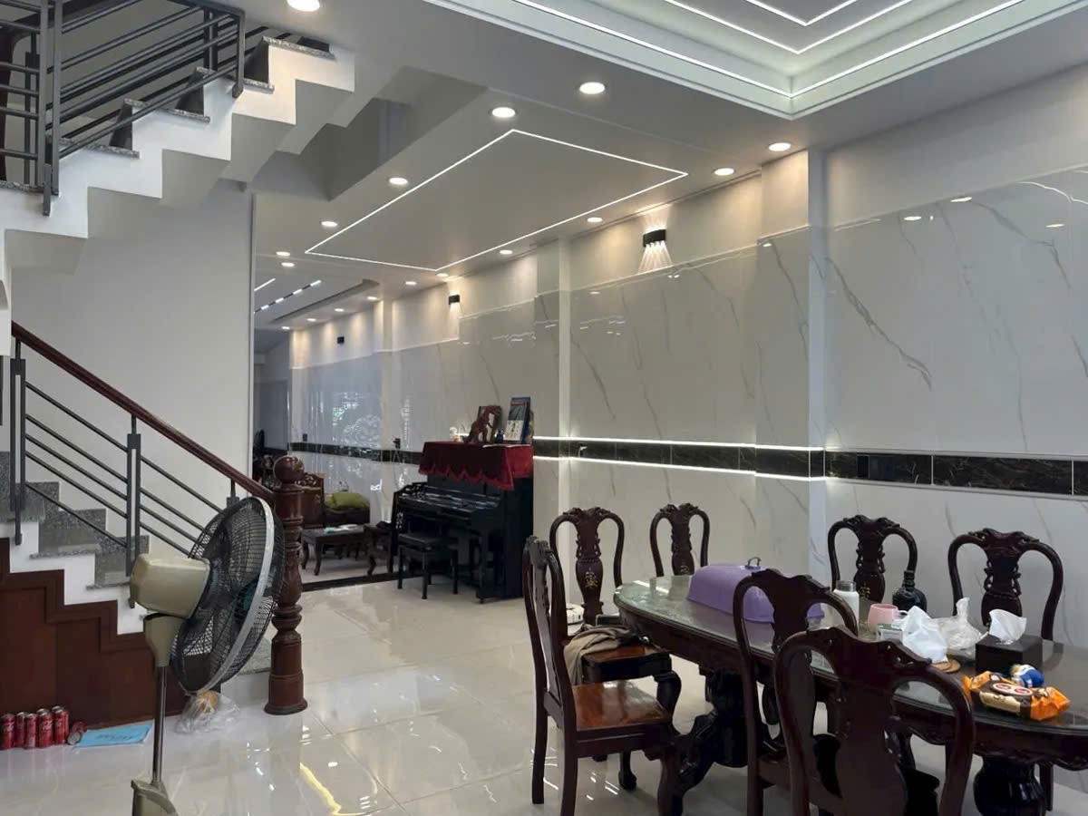  Hàng hiếm PHỐ Nguyễn Xiển,Thanh Xuân 52m2, 5 tầng giá 14 tỷ, ô tô đỗ.KINH DOANH. 