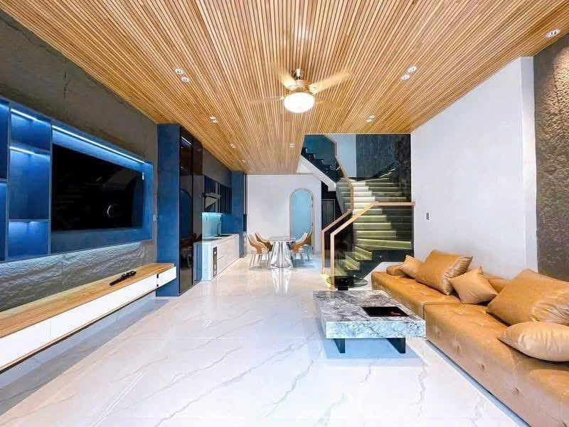  BÁN NHÀ MẶT NGÕ XUÂN LA – 45M² – 6 TẦNG THANG MÁY – MT 4M – PHÂN LÔ - Ô TÔ - KINH DOANH - GIÁ 11.8 TỶ 