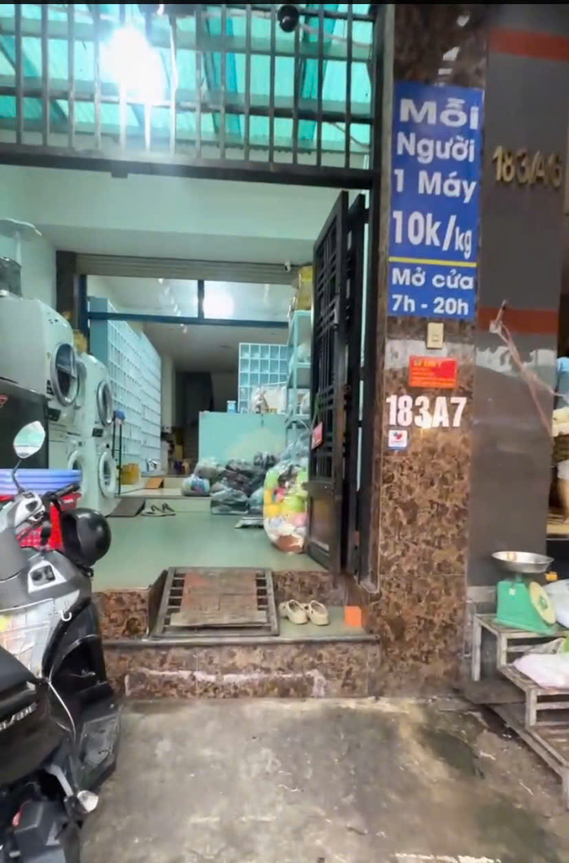  Cần SANG NHƯỢNG tiệm giặt sấy tại 183 Tôn Thất Thuyết, P4, Q4 