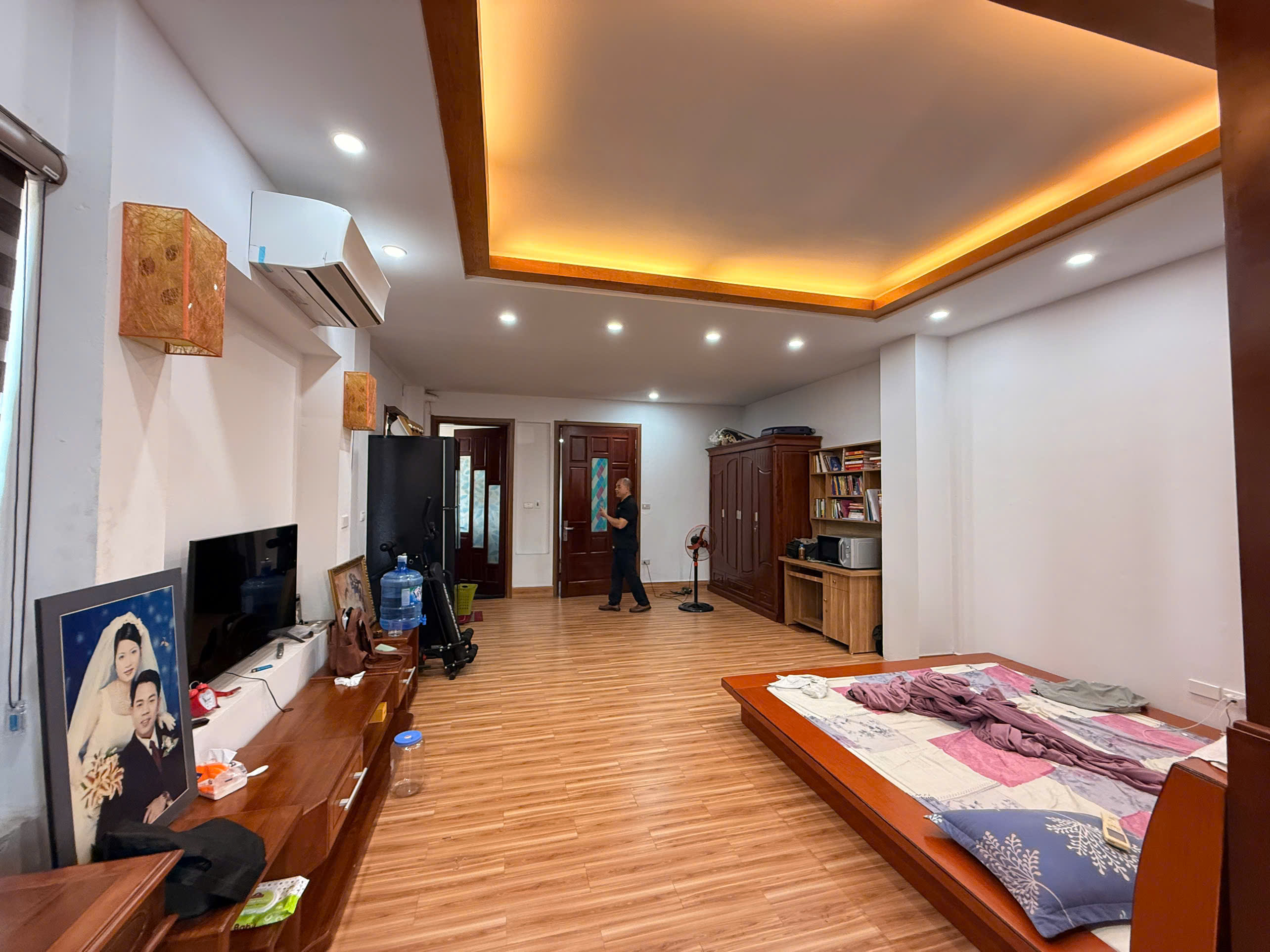  Bán nhà Siêu phẩm mặt phố Lụa Hà Đông –100m - Tòa nhà 8 tầng thang máy – Kinh doanh đỉnh – Giá chỉ 36 tỷ! lh 0975124520 