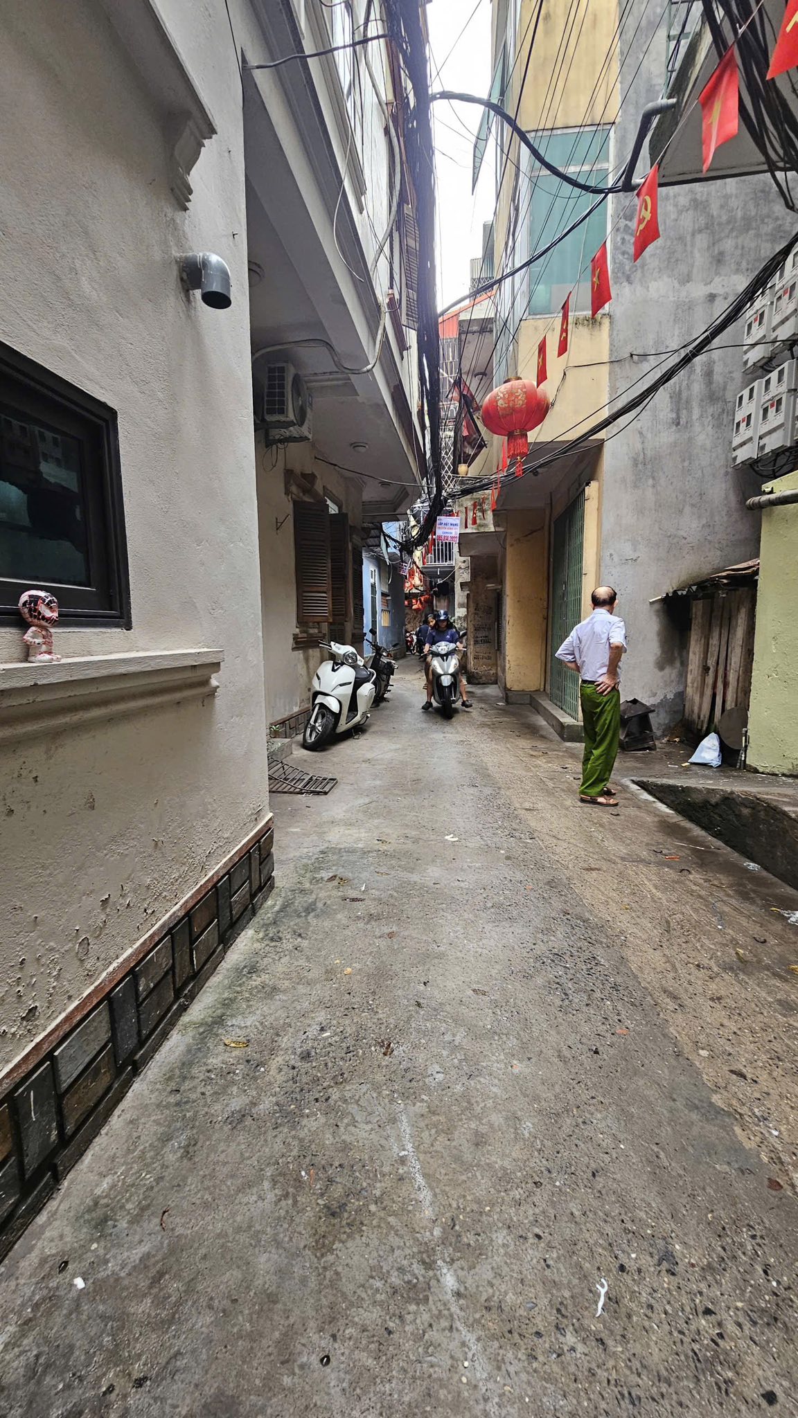  B.ÁN NHÀ TẠI HOÀNG HOA THÁM - NHÀ DÂN XÂY - GIÁ ĐẦU TƯ – DÂN TRÍ CAO - NGÕ RỘNG 