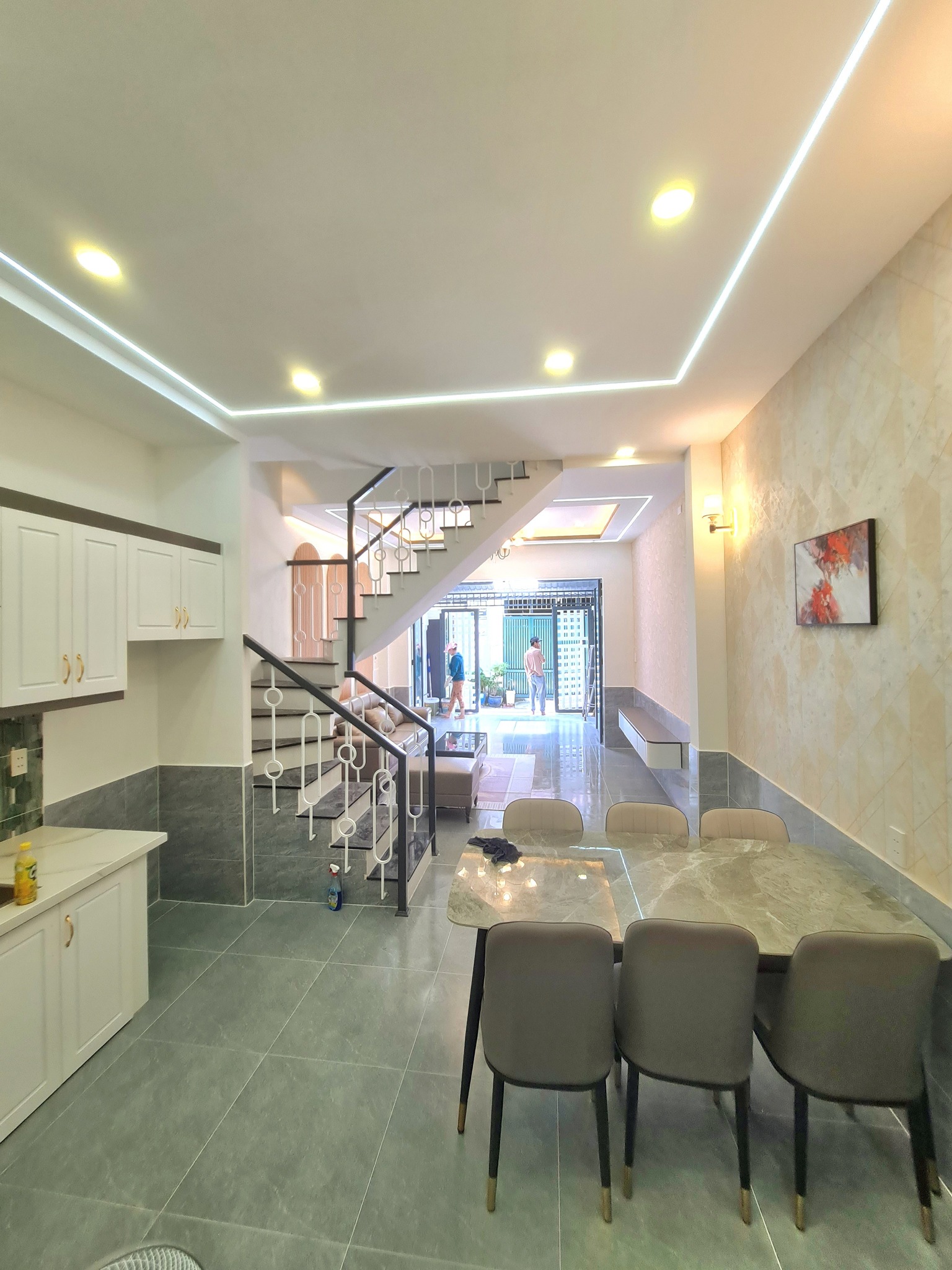  Nhà Đẹp full nội thất xịn, 4x15m với 3 phòng ngủ, gần uỷ ban Phường Thạnh Lộc, 5 phút Gò Vấp 