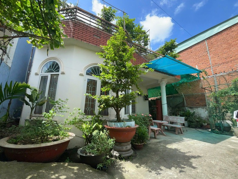  Bán nhà Biệt thự Lê Đức Thọ - giao Phạm Văn Chiêu, 10,5x28,5m 2 tầng  cũ - 4PN, 21,5 tỷ. 