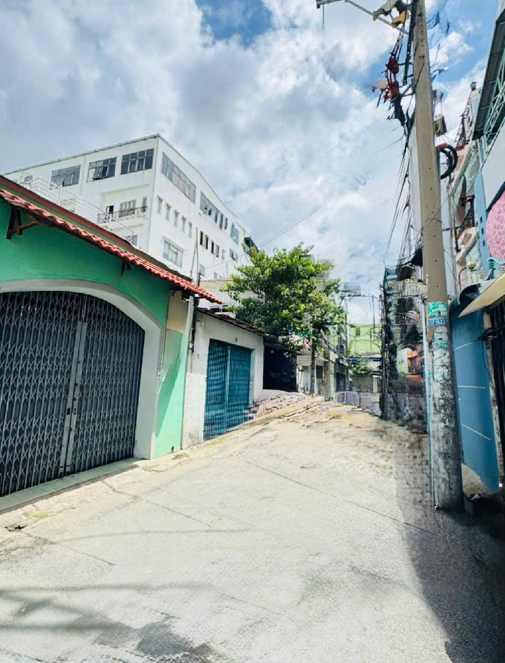 SIÊU PHẨM VƯỜN LÀI – HẺM NHỰA 8M – KINH DOANH SẦM UẤT – 108M²















































. 