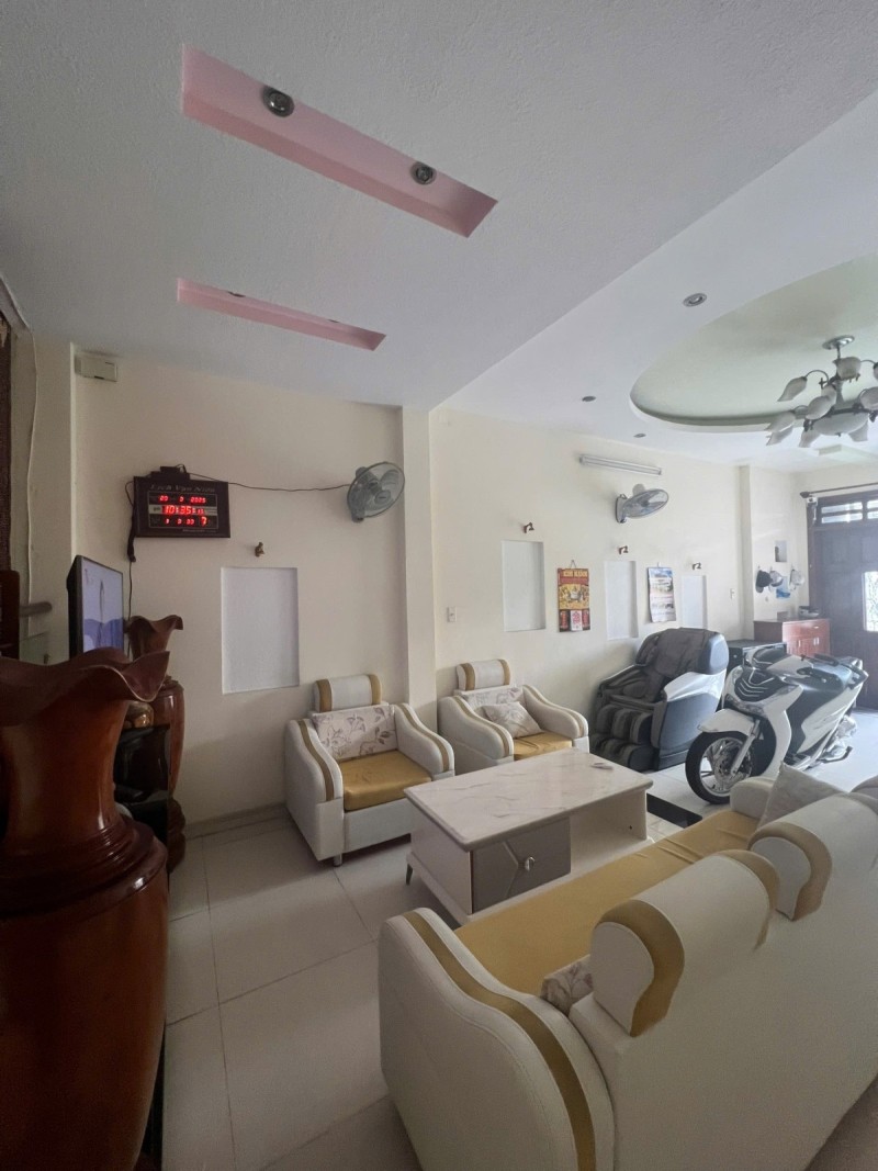  Bán nhà Thủ Đức, Kha Vạn Cân, 84m2, 3 tầng, 4PN, SH, giá 7.45  tỷ. LH: 0933125879 