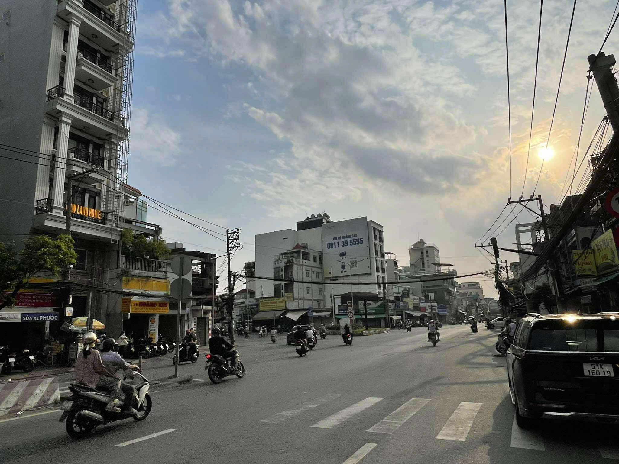  Bán nhà Mặt tiền Huỳnh Tấn Phát - gần Nguyễn Văn Linh, 6x35m, Cấp 4, tiện xây, 15,2 tỷ. 
