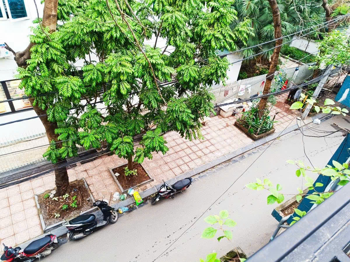  Siêu hiếm Khuất Duy Tiến ,lô góc, nhà đẹp,3 thoáng, ngõ ô to tránh , tiện ích bạt ngàn 42m giá 9,8  tỷ. 