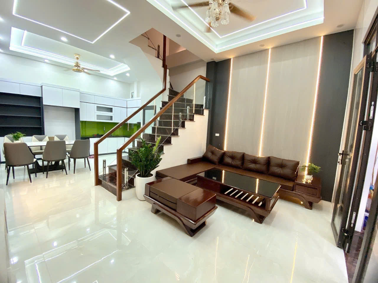  TRUNG TÂM BA ĐÌNH – 5 NGỦ KHÉP KÍN – NHÀ ĐẸP Ở LUÔN – GẦN PHỐ, AN SINH TUYỆT ĐỈNH Vĩnh Phúc 45m. 5T 