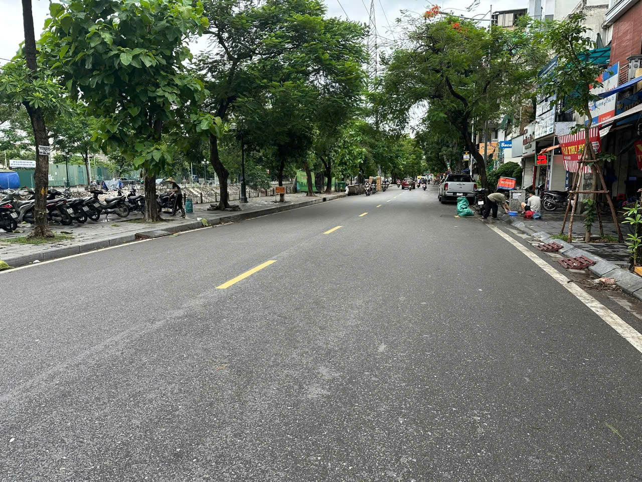  KHÔNG PHẢI LÀ SIÊU PHẨM MÀ LÀ CỰC PHẨM NHÀ MẶT PHỐ LÀ EM MẶT PHỐ ĐẶNG TIẾN ĐÔNG, HOÀNG CẦU TRUNG TÂM QUẬN ĐỐNG ĐA.
CHỦ HẠ GẤP 5 TỶ CÒN 41,5 TỶ 