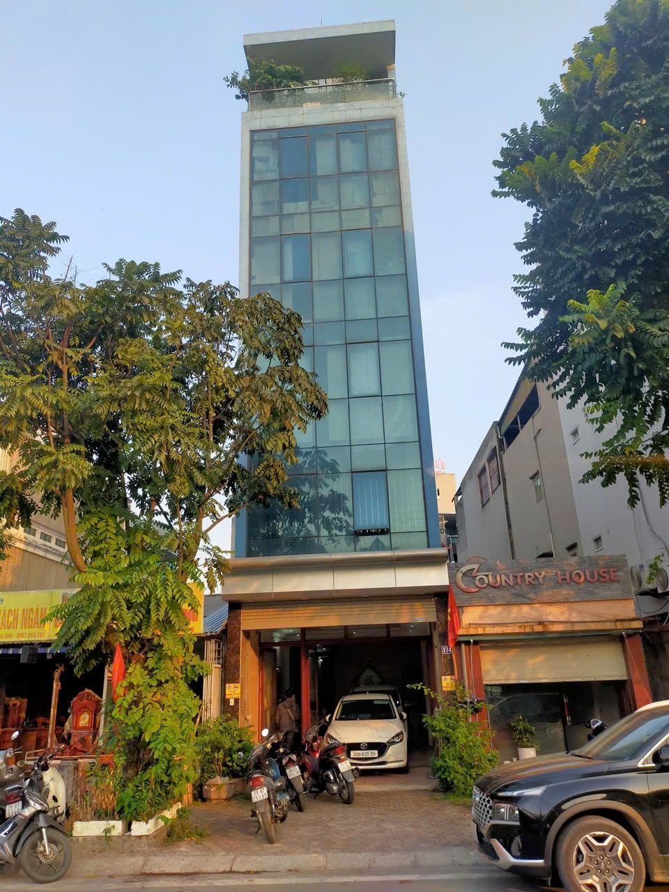  BÁN NHÀ ĐẸP MẶT PHỐ NGỌC THỤY – 6 TẦNG THANG MÁY – GARA 2 Ô TÔ – KINH DOANH ĐỈNH

???? 94m² – Mặt tiền 4.5m – Giá 33 TỶ 