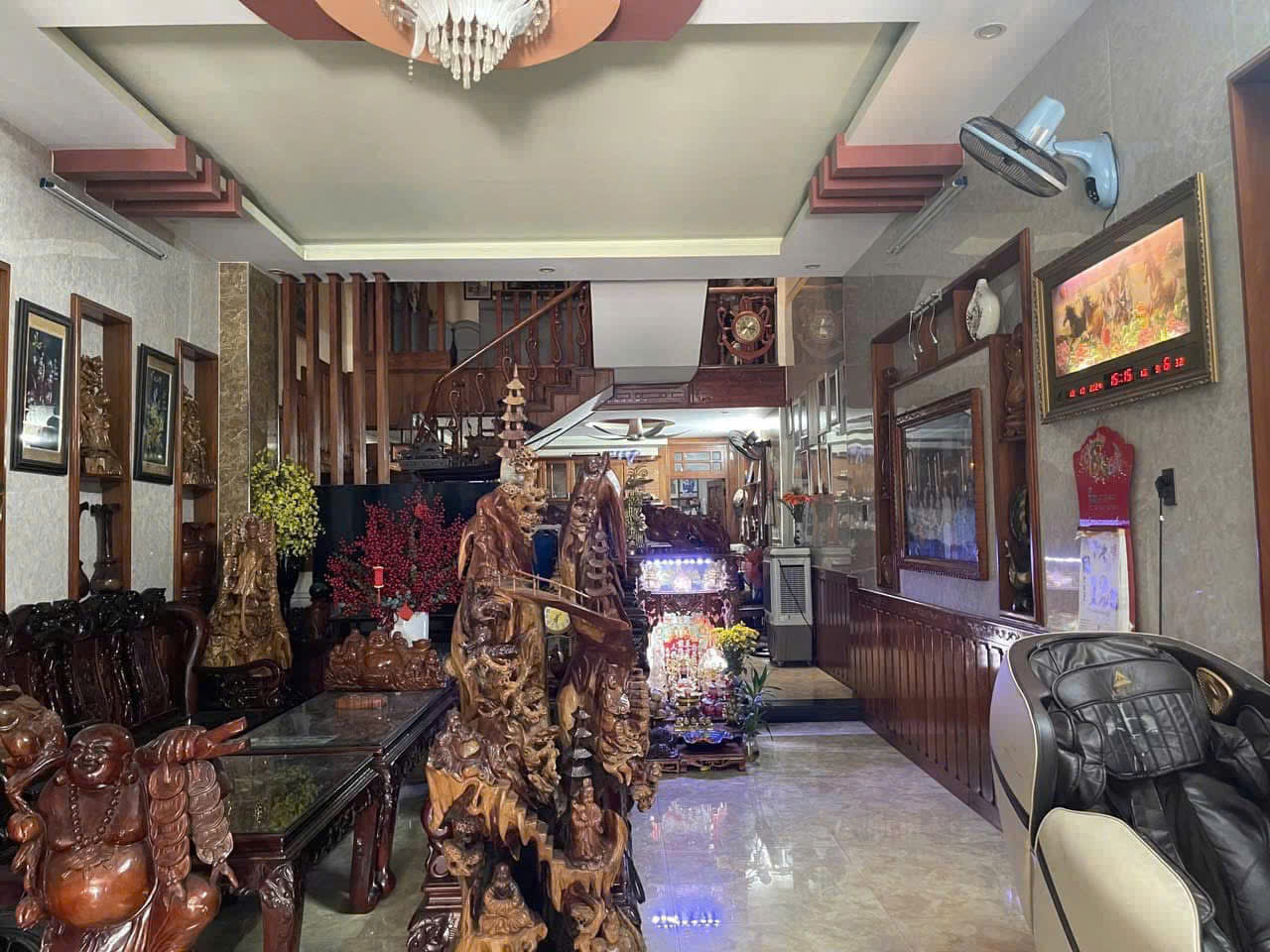 GẤP MẶT TIỀN Nguyễn Lương Bằng - HOÀ KHÁNH Full nội thất toàn gỗ tự nhiên.
- Diện tích: 125m² (5 x25m).
- Giá siêu hot: 7.Txx
- Lh : 0934883252( xem nhà) ko tiếp môi giới.
- Trục đường chính Liên Chiểu 30m lề 5m.
- Nhà 3 tầng thiết kế hiện đại, công năng  