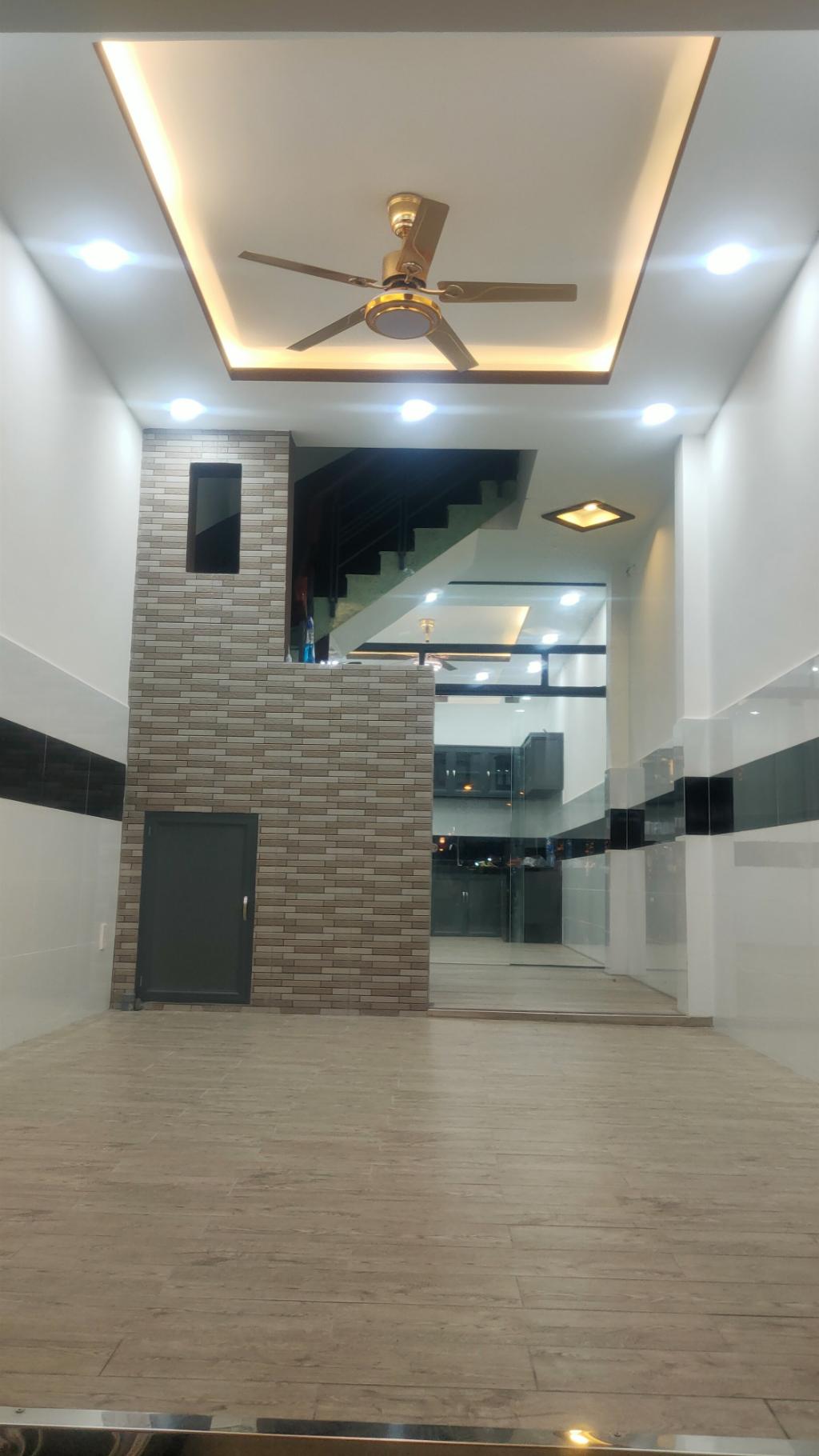  căn nhà MT Dương Bá Trạc, cần ra 18ty (TL), ngang 4,1m x 13,7m. 