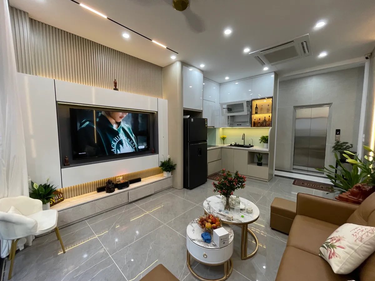  Bán Nhà Nguyễn Văn Cừ 37m2 7 Tầng Thang Máy, Gara Ô Tô, Full Nội Thất Cao Cấp - 13.x Tỷ 