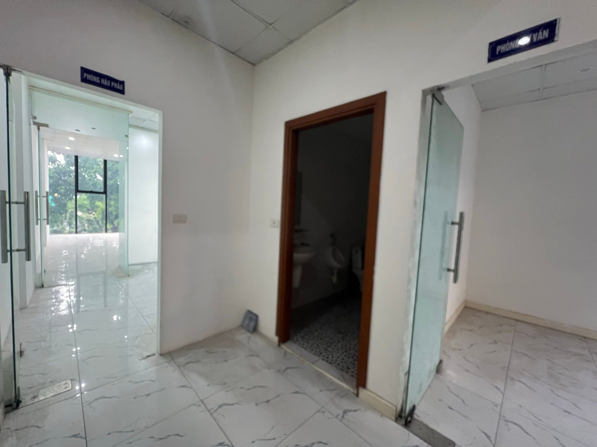  Cho thuê nhà Mặt Phố Kim Mã 5 tầng x 120m2, làm Ngân hàng, Phòng Khám, Công ty... 