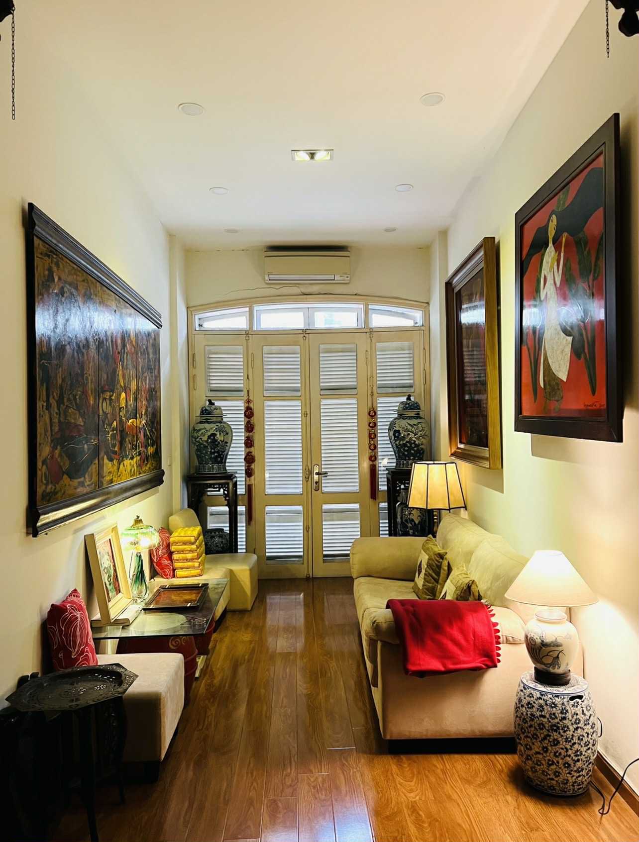  Cho thuê nhà Mặt Phố Nam Ngư, Hoàn Kiếm 4 tầng x 60m2, VP, Spa, Salon, ở gđ 26 Triệu 