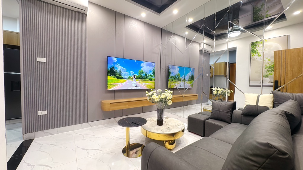  CHUNG CƯ CẦU GIẤY- VIEW PHỐ  - FULL NỘI THẤT - Ô TÔ ĐỖ -3.98T- Ở NGAY !!! 