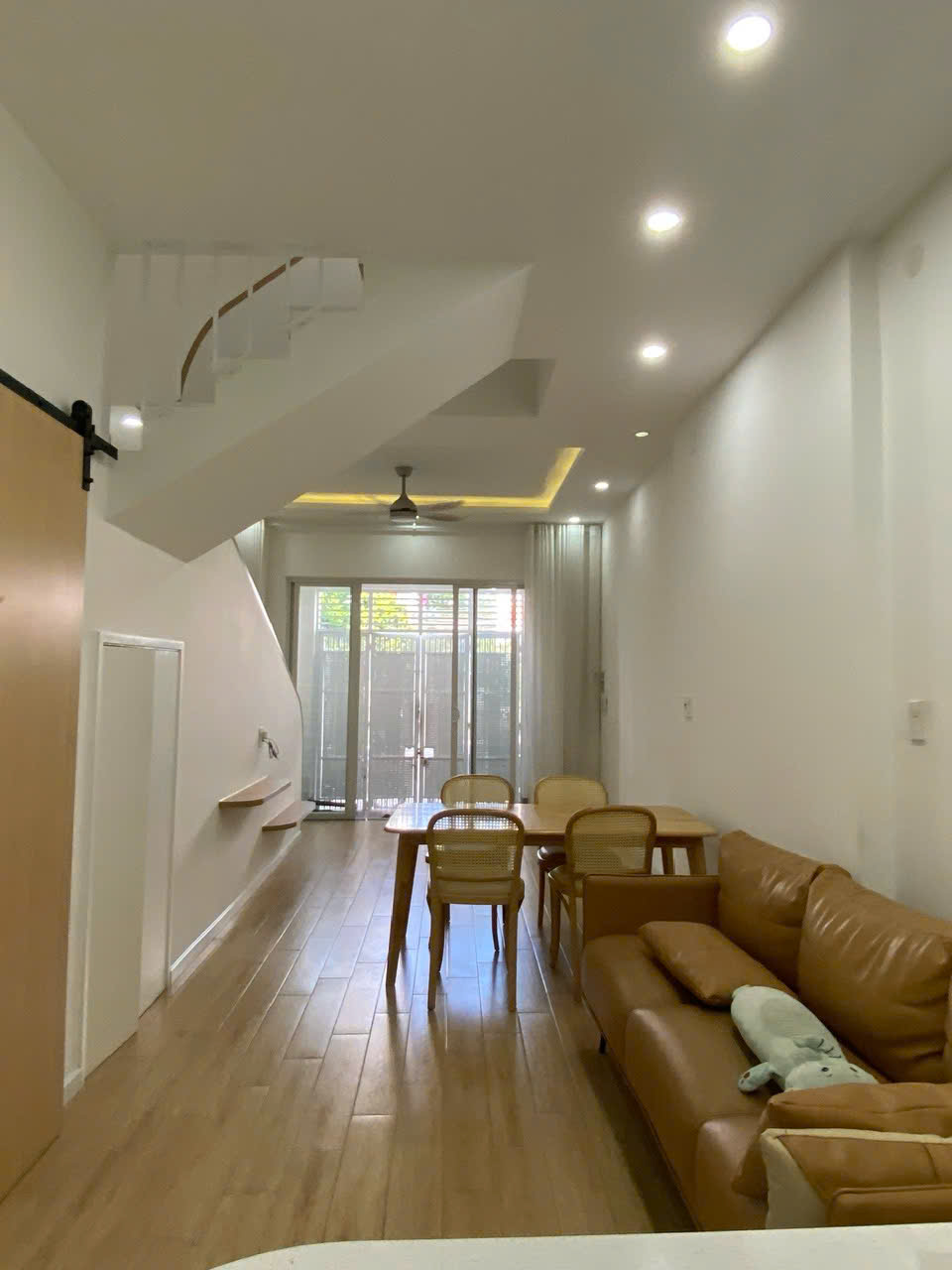  Hạ Giá bán nhanh chỉ còn 4,9Tỷ
BÁN NHÀ 3 TẦNG – KHU TĐC VCN PHƯỚC HẢI – TRUNG TÂM NHA TRANG
Dt 46m² chỉ còn 4,9Tỷ h e Ngọc 