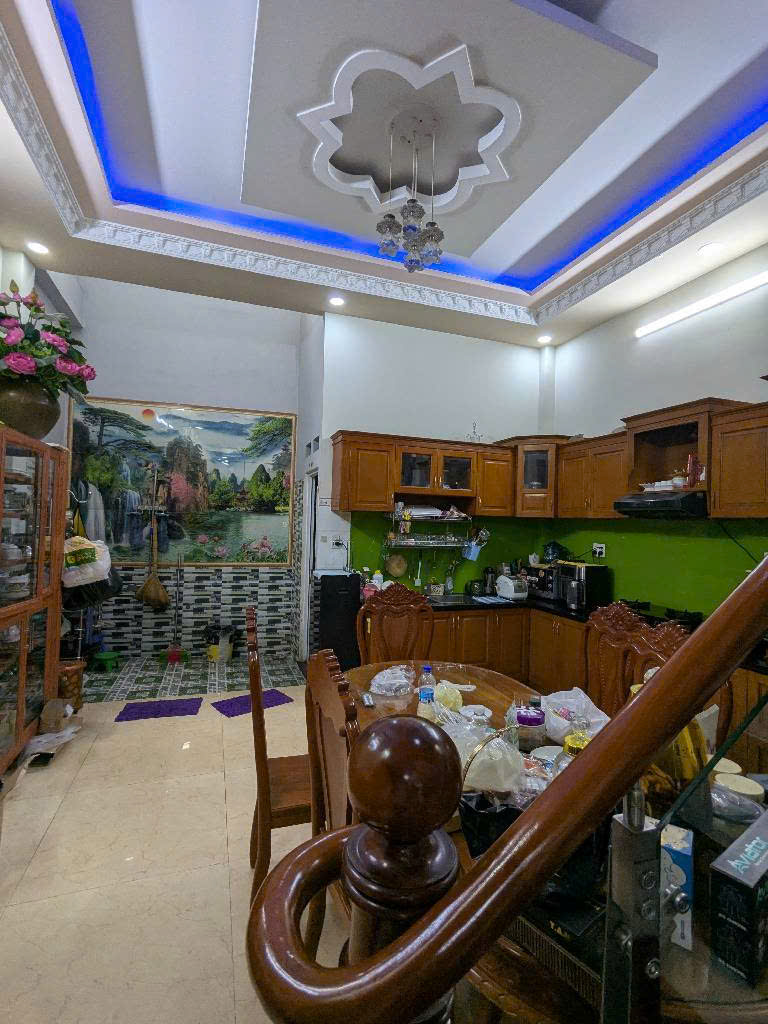  CHỦ BÁN NHÀ GẤP – GIẢM 200 TRIỆU – CHỈ CÒN 7,3 TỶ (CÒN TL)

 Nhà đẹp khu phân lô – Hẻm nhựa 8m – 1 sẹc sát mặt tiền 